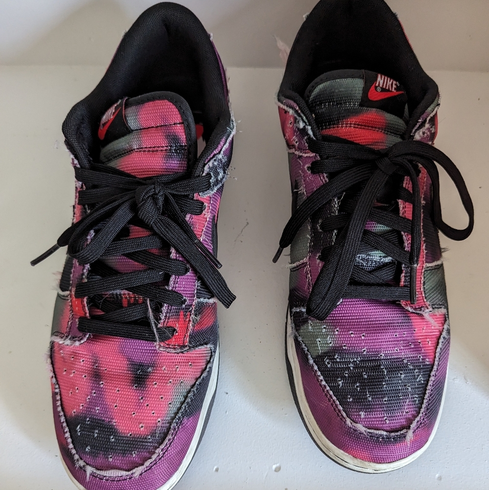 Nike Dunk Low Graffiti pink/black